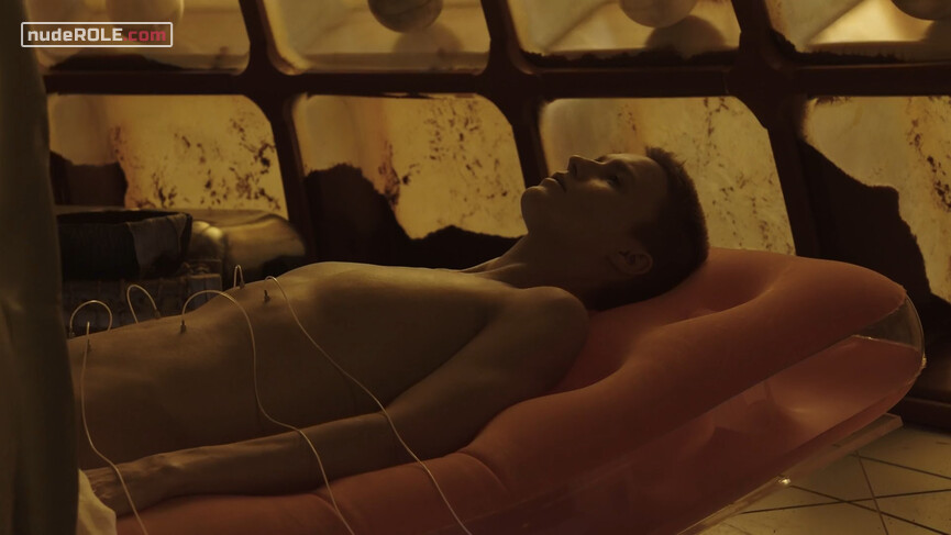 7. Mother nude – Raised by Wolves s01e01 (2020)