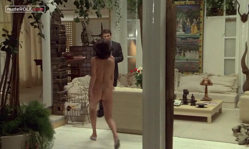 3. Jeanne Baumont nude – The Professional (1981)
