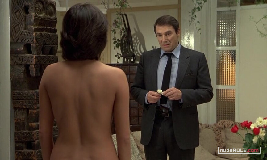 6. Jeanne Baumont nude – The Professional (1981)