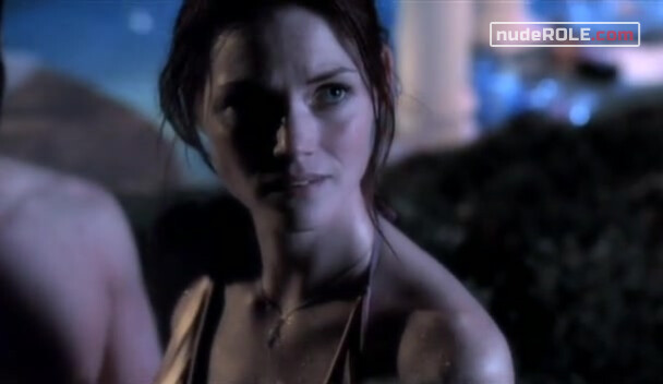 3. Katie Padget sexy – Shark s01e19 (2006)