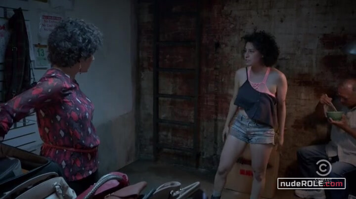 5. Ilana Wexler sexy – Broad City s02e04 (2014)