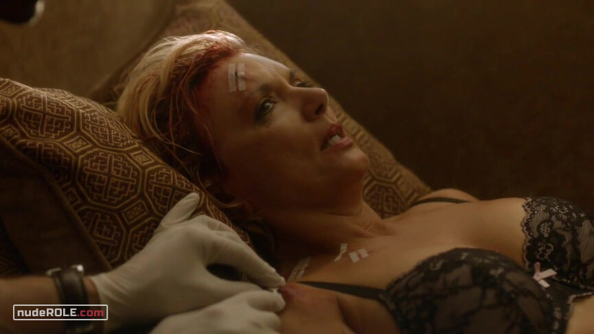 1. Joanne Martin sexy – Rush s01e09 (2014)