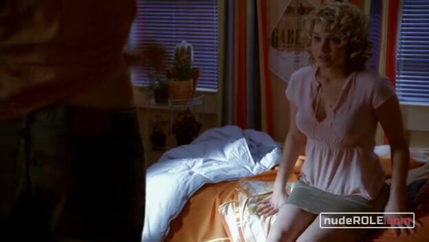 1. Brynn sexy – Big Love s01e10 (2006)