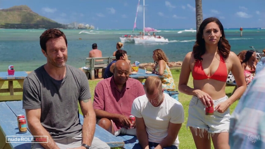 2. Tani Rey sexy – Hawaii Five-0 s10e01 (2019)