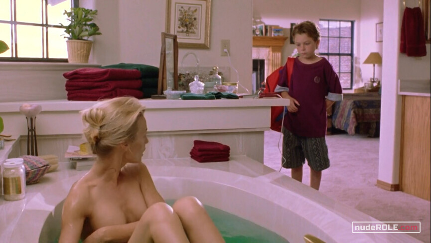 11. Rachel Trenton nude, Jessie Owens sexy – Mikey (1992)