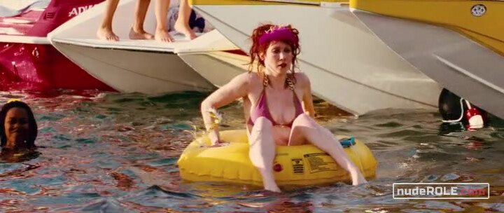 4. Sorority Girl (Inner-tube) sexy – Piranha 3D (2010)