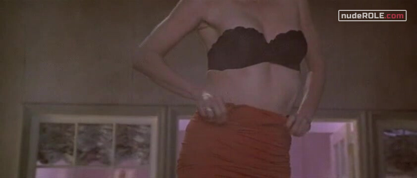 3. Margo Brofman sexy – Switch (1991)
