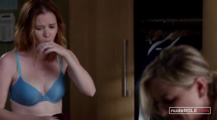 5. April Kepner sexy – Grey's Anatomy s12e02 (2015)