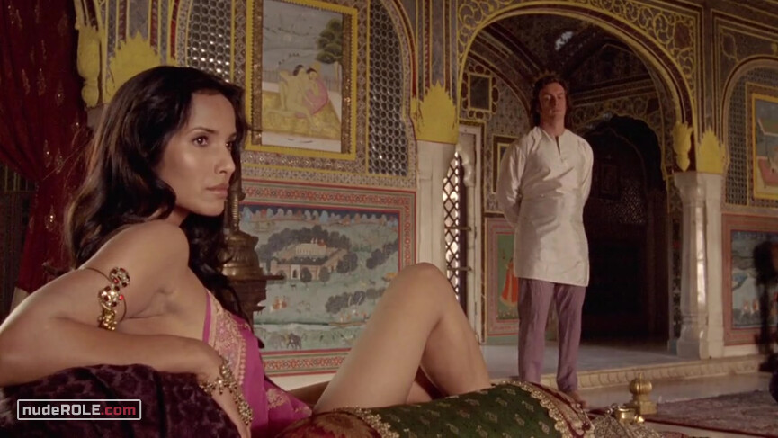 1. Madhuvanthi sexy – Sharpe's Challenge (2006)