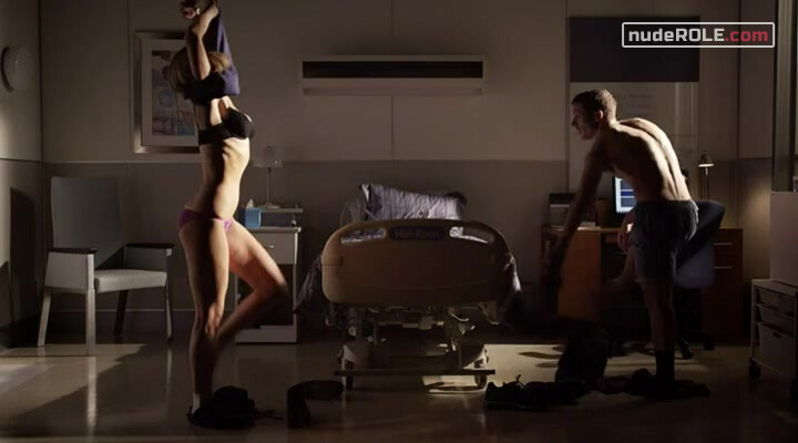 3. Dr. Grace Devlin sexy – The Mob Doctor s01e03 (2012)