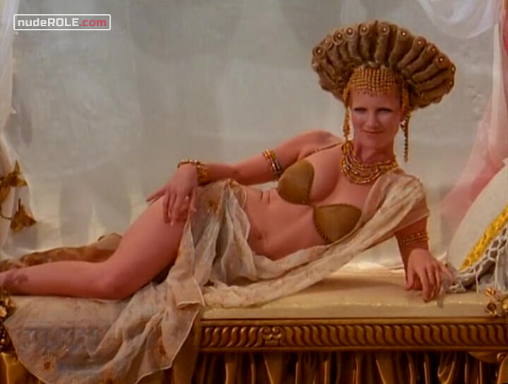 1. Aphrodite sexy – Xena: Warrior Princess s06e12 (2000)