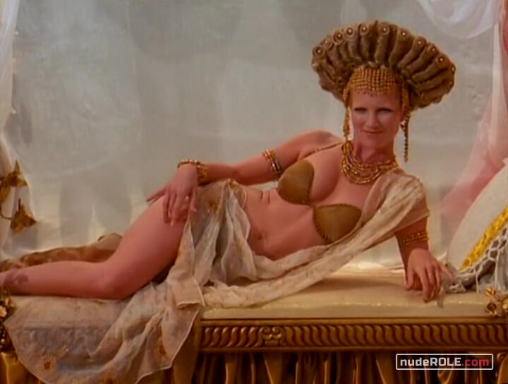 1. Aphrodite sexy – Xena: Warrior Princess s06e12 (2000)