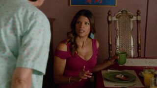 Xiomara Villanueva sexy – Jane the Virgin s01e04 (2014)