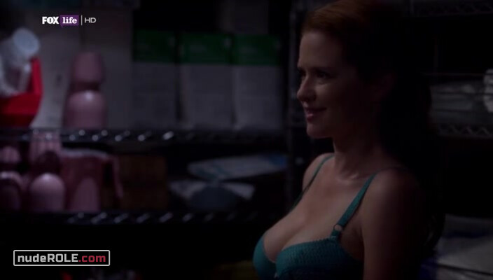 2. April Kepner sexy – Grey's Anatomy s11e16 (2014)