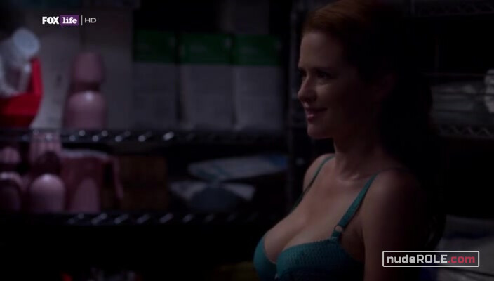 2. April Kepner sexy – Grey's Anatomy s11e16 (2014)