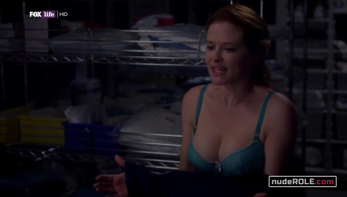 4. April Kepner sexy – Grey's Anatomy s11e16 (2014)
