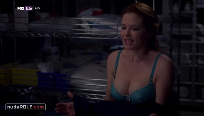 4. April Kepner sexy – Grey's Anatomy s11e16 (2014)