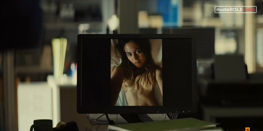 3. Idaira nude, Pilar nude, Candela Montes nude – Hierro s01e03 (2019)