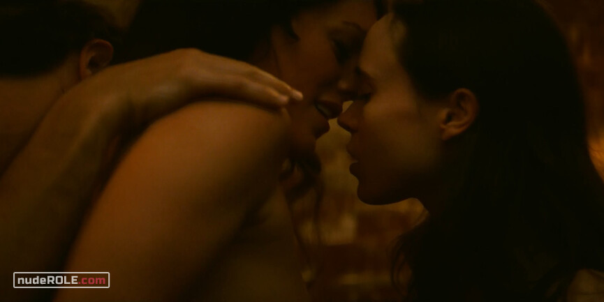 6. Inka Gisladottior nude, Shawna Singleton sexy – Tales of the City s01e02 (2019)