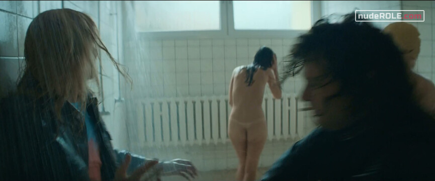 5. Ewa nude, Gra?yna nude – Breaking the Limits (2017)