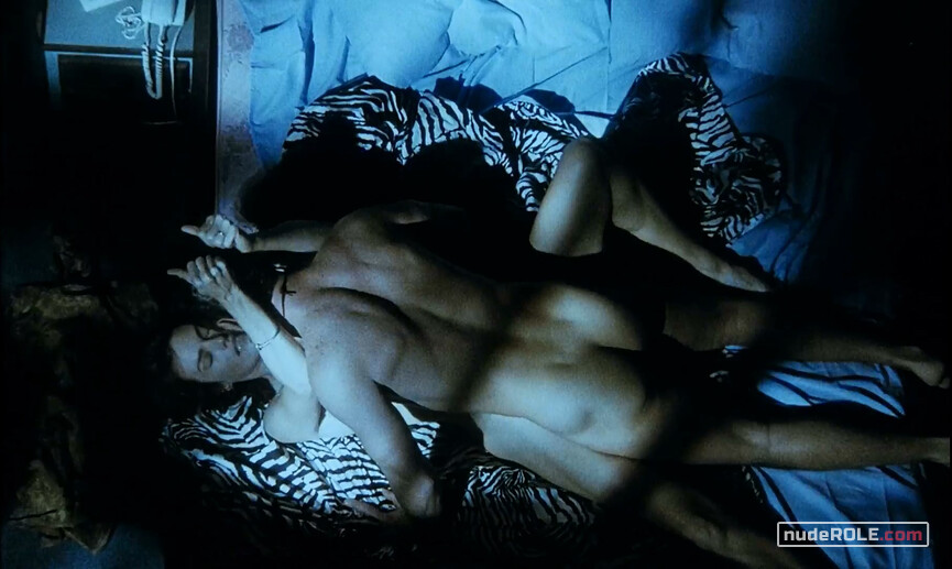 9. Wendy Robinson nude, Saarke Haarhoff nude – Dust Devil (1992)