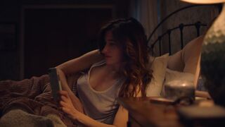 Eve Fletcher sexy, Chloe sexy – Mrs. Fletcher s01e06 (2019)