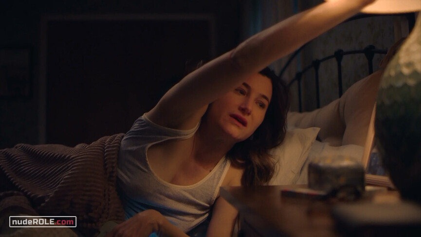 2. Eve Fletcher sexy, Chloe sexy – Mrs. Fletcher s01e06 (2019)