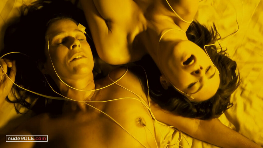 1. Renee nude, Alicia Henricksehn nude – Albatroz (2019)