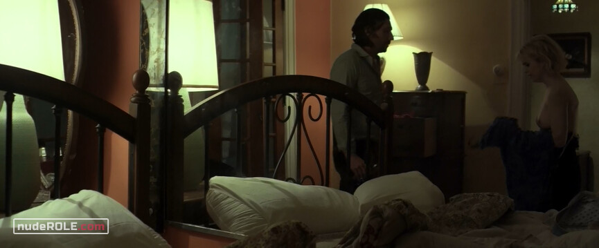 6. Phyllis Wepner nude, Girl in Motel Girl nude – The Brawler (2019)