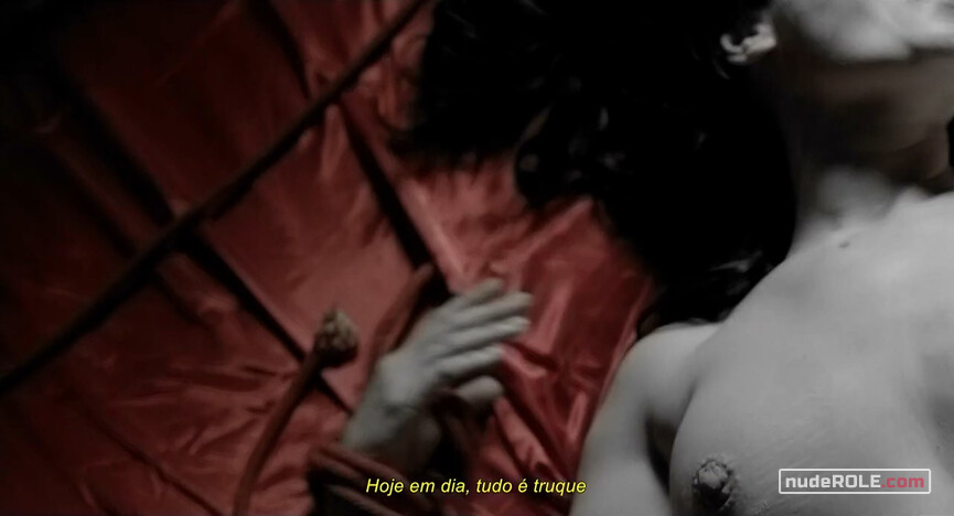 5. Clara nude, vera nude – Happy Hour (2019)