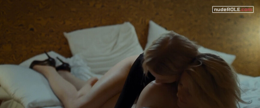 5. Lola nude, Elise nude, Conny nude – The Ground Beneath My Feet (2019)
