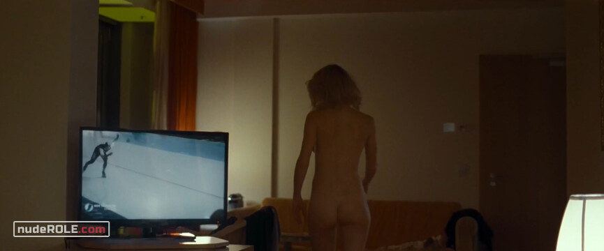 8. Lola nude, Elise nude, Conny nude – The Ground Beneath My Feet (2019)