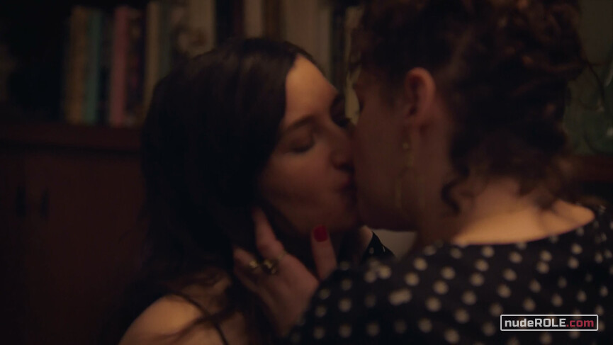 2. Eve Fletcher nude, Amanda Olney nude – Mrs. Fletcher s01e07 (2019)