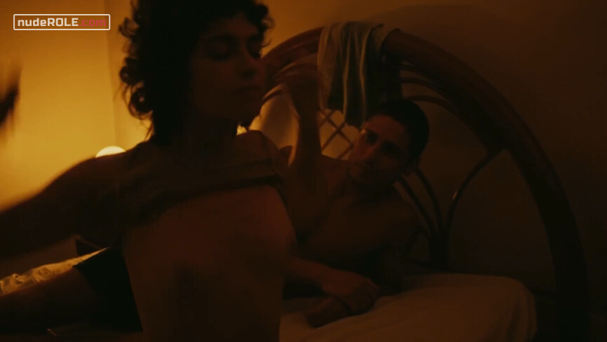 1. Leticia nude, Dona Zuleica nude – Irmãos Freitas s01e04-05 (2019)