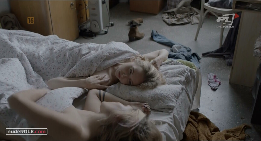 2. Ju nude, Anna nude – The Best Fireworks Ever (2017)