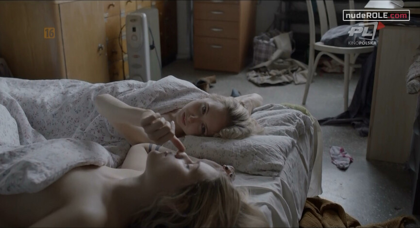 3. Ju nude, Anna nude – The Best Fireworks Ever (2017)