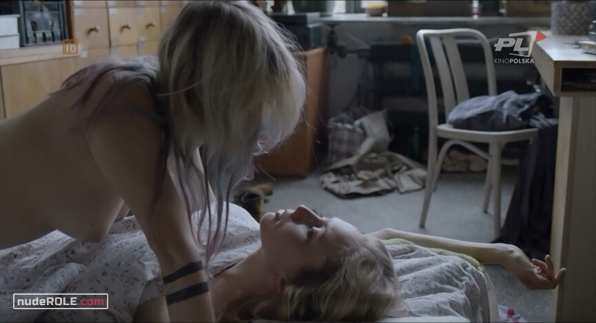 4. Ju nude, Anna nude – The Best Fireworks Ever (2017)