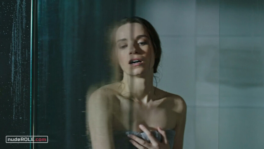 8. Rachel sexy, Corrine sexy, Mary sexy – The Drone (2019)
