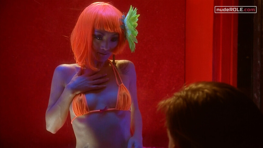 11. Peep-Show Girl nude, Club Waitress sexy – Edmond (2005)