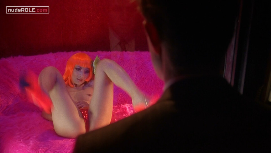 15. Peep-Show Girl nude, Club Waitress sexy – Edmond (2005)