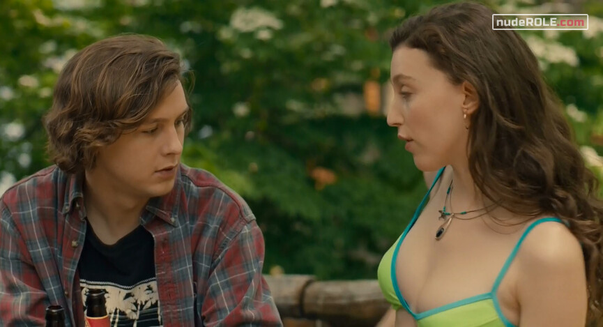 8. Allison sexy, Kelly sexy – Being Frank (2018)