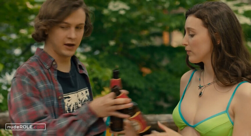 9. Allison sexy, Kelly sexy – Being Frank (2018)