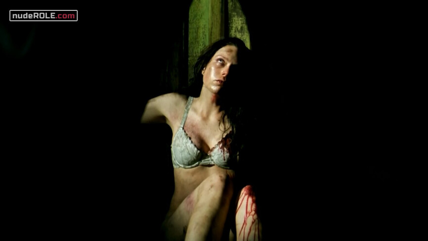 12. Loretta nude, Kimberly sexy – The Darkroom (2006)