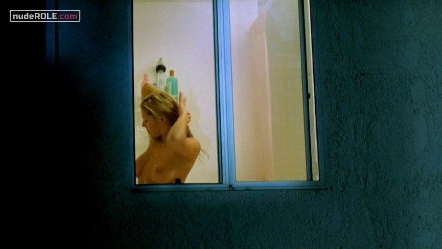 4. Loretta nude, Kimberly sexy – The Darkroom (2006)