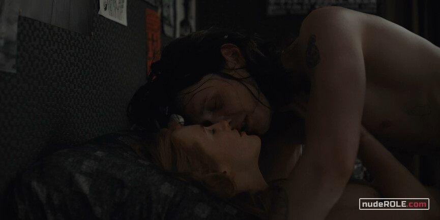 6. Franziska Doppler nude – Dark s03e01 (2020)
