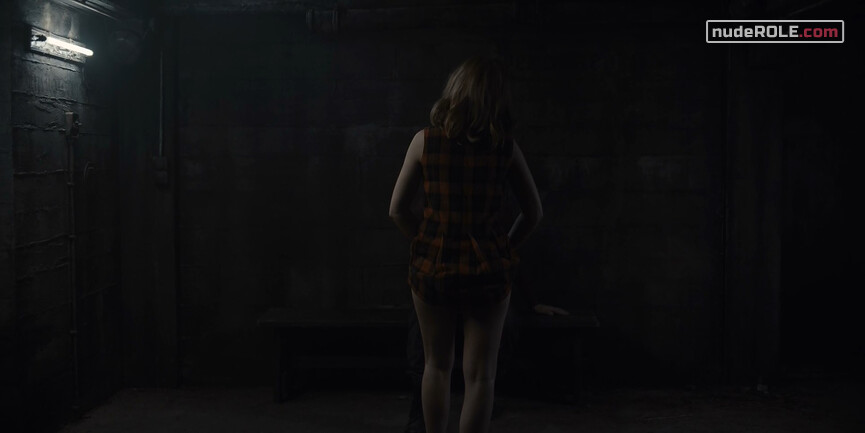 7. Franziska Doppler nude – Dark s03e01 (2020)