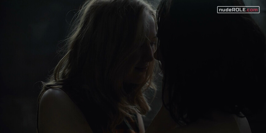 8. Franziska Doppler nude – Dark s03e01 (2020)