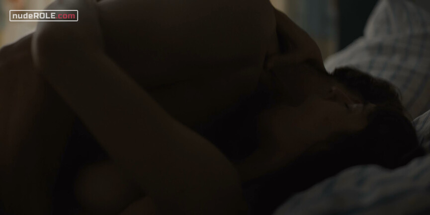 1. Hannah Kahnwald nude – Dark s03e04 (2020)