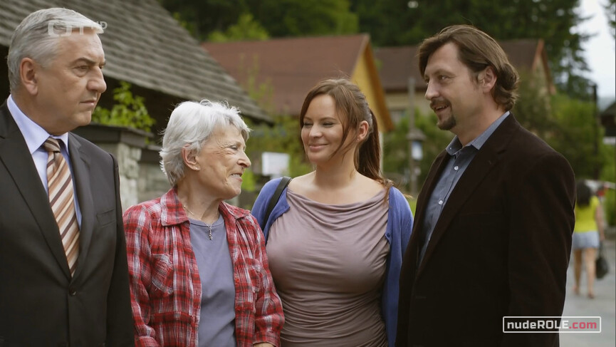 10. Lida Klasnova sexy – Doktor Martin s01e06-07 (2015)