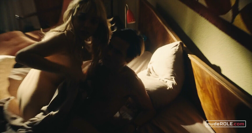 17. Ângela Souto nude – Magnifica 70 s03e01e03e04e09 (2018)